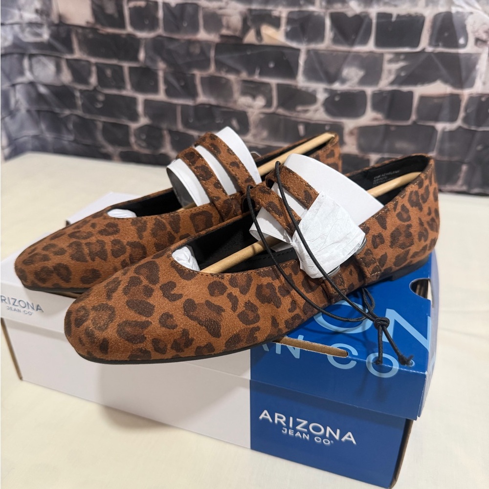 Arizona Jean Company Women's Brown Leopard Flats